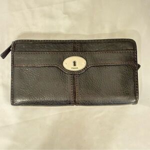 Vintage Fossil Zip Around Black Leather Wallet Exterior & Interior Zip Pocket